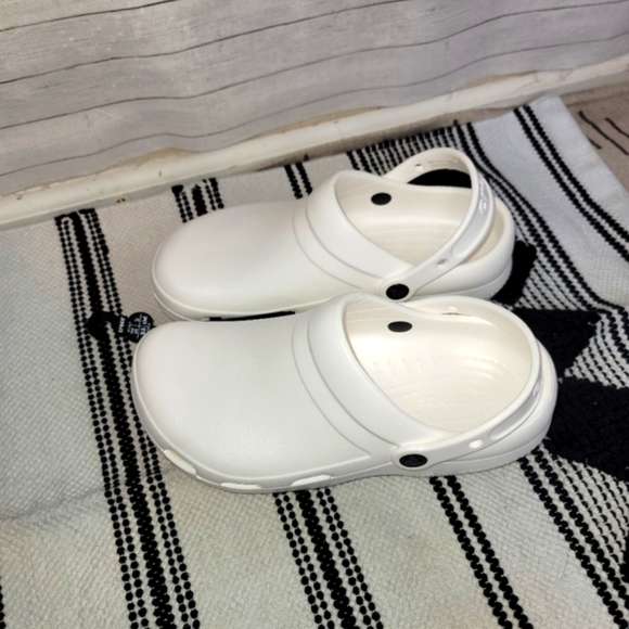 Crocs Specialist II Vent Clogs in White, sz 8 - Picture 6 of 15